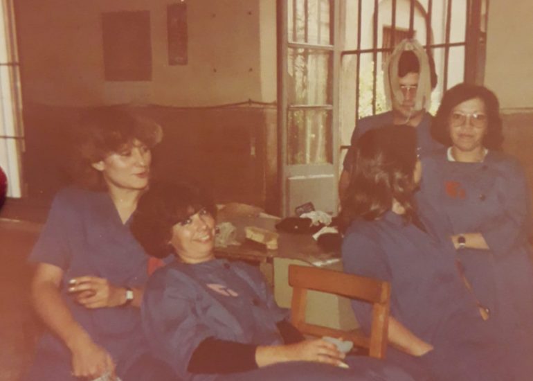 Trabajadoras en la fábrica años 80. Fotografía cedida.Tabacalera. Mujeres, Trabajo. Embajadores. Lavapiés. Cigarreras. Obreras. Feminismo. Memoria. Historia. Madrid. Fábrica de Tabacos.
